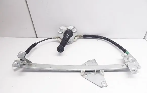 Rear door manual window regulator