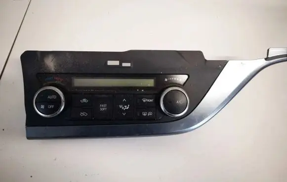 Toyota Auris E180 Climate control unit 75f542