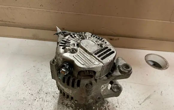 KIA Carnival Generator/alternator 373004X900 021319221