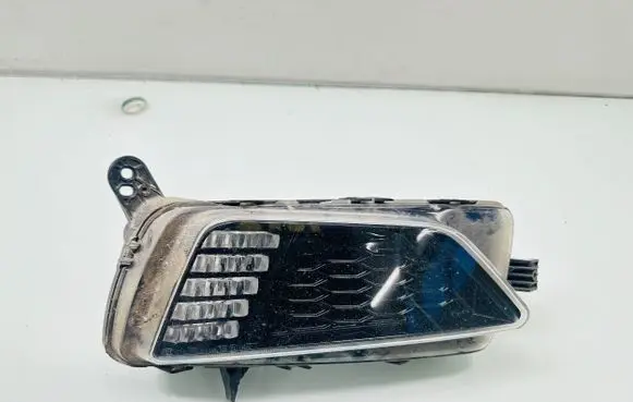 Volkswagen Polo VI Front fog light 2G0941662B 89250862