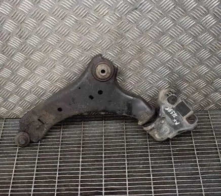 Volvo XC60 Front lower control arm/wishbone 8G9N3A053A