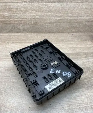 Volkswagen PASSAT B6 Fuse module 3C0937125 63592777