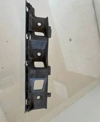 Volkswagen PASSAT B6 Front bumper mounting bracket 3C0807183