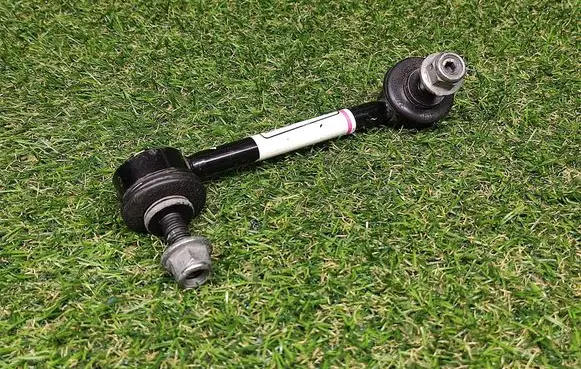 Tesla Model 3 Rear anti-roll bar/stabilizer link 104449100E