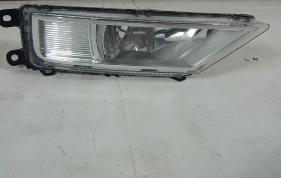 Volkswagen Tiguan Front fog light 5NA941700A 10472040000