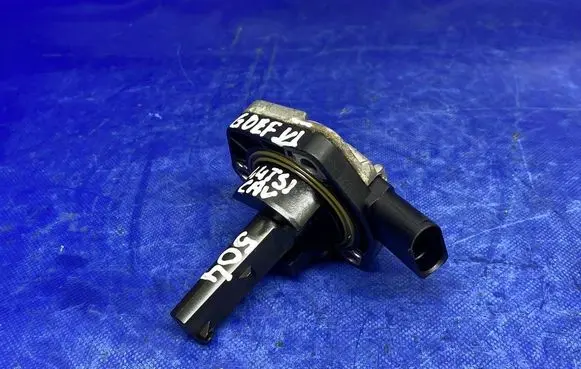 Volkswagen Golf VI Oil level sensor 1J0907660C 6PR00807903