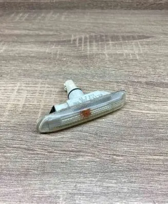 BMW 3 E46 Front fender indicator light 2228592