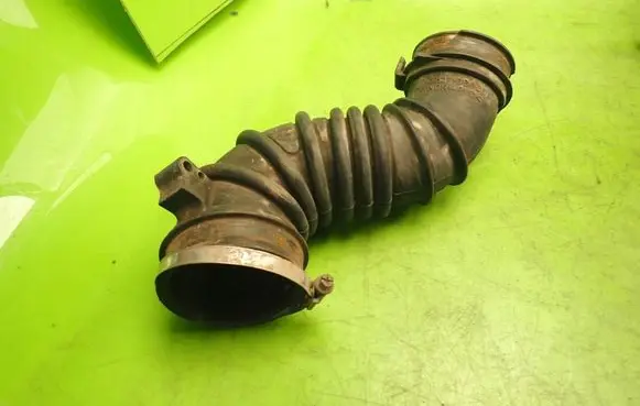 Toyota Corolla E120 E130 Air intake hose/pipe 178810D081
