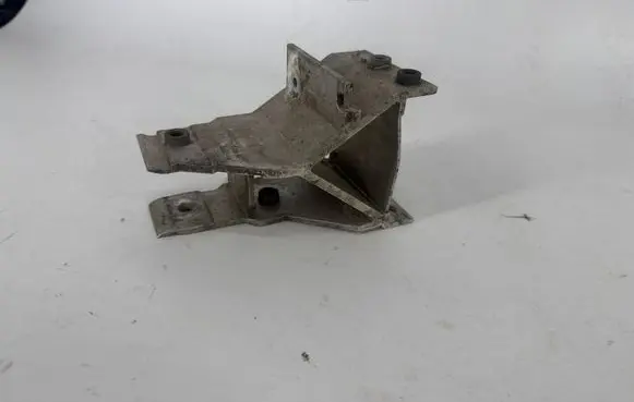 BMW 5 G30 G31 G38 Radiator support slam panel bracket 7357215 18885210
