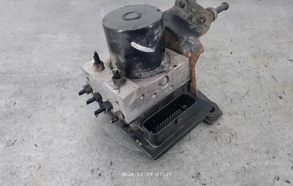 Volkswagen Polo IV 9N3 ABS Pump 