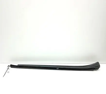 Mercedes-Benz GLE W167 Windshield trim A1676902208