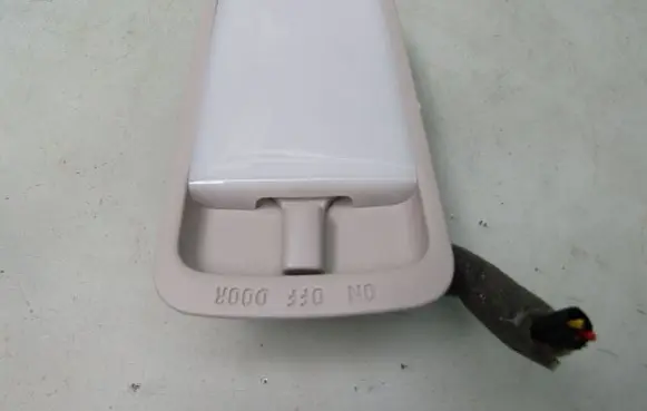 Nissan Leaf II (ZE1) Headlining lighting console trim 26410EL00A