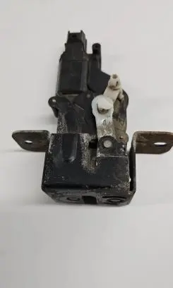 KIA Sorento Tailgate window lock/catch/latch 