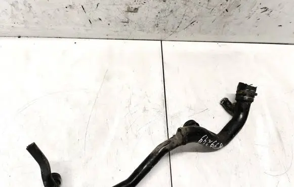Audi A4 S4 B6 8E 8H Engine coolant pipe/hose 059121071r