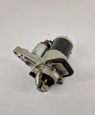 Renault Captur Starter motor 233000557R