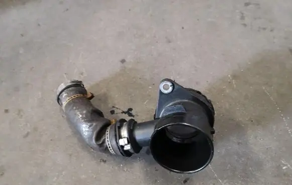 Ford Fiesta Air intake hose/pipe AV21-9C623-AD