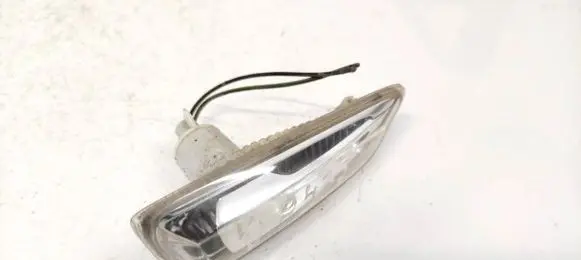 Opel Astra J Front fender indicator light 13273104
