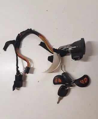 Renault Clio II Ignition lock 412104F