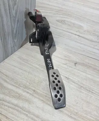 Opel Tigra B Accelerator throttle pedal 6PV00811004 55351466