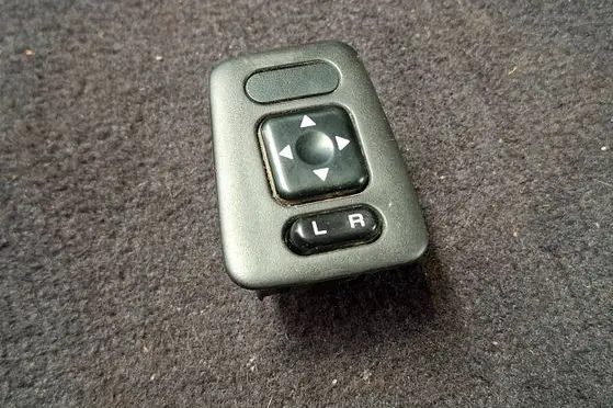 Subaru Forester SF Wing mirror switch PPTD20