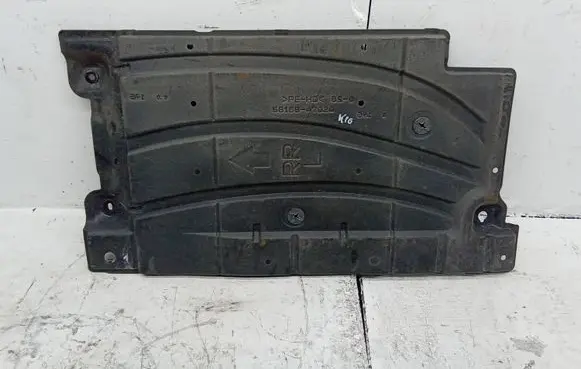 Toyota Prius (XW30) Rear underbody cover/under tray 5816847020