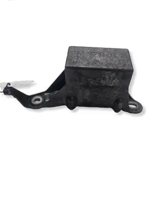 Volvo S60 Engine mount bracket 30645159