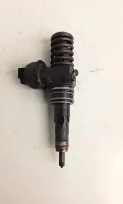 Volkswagen Caddy Fuel injector 0414720313