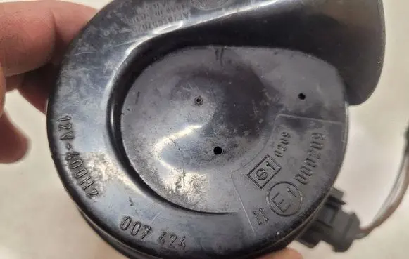 Volkswagen PASSAT B6 Horn signal 3C0951221 A28657625 007424
