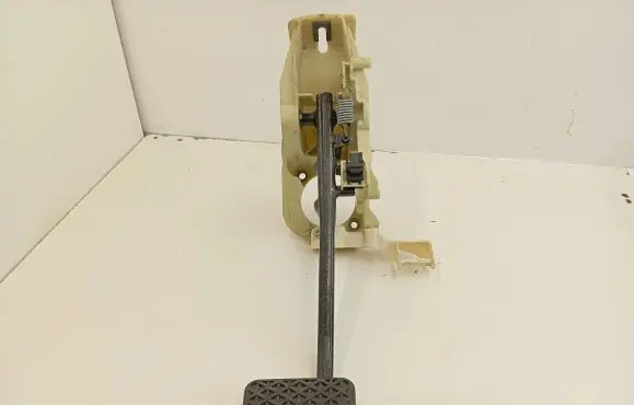 BMW 6 F12 F13 Brake pedal 0111348A