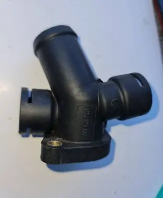 Volkswagen Transporter - Caravelle T4 Engine coolant pipe/hose 074121132
