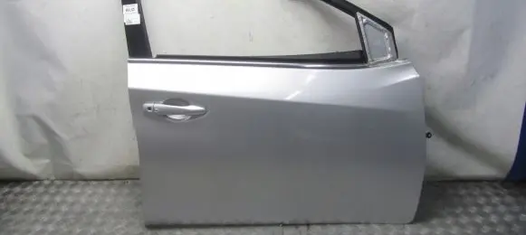 Nissan Pulsar Front door