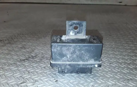 Citroen C2 Fuel pump relay 240107
