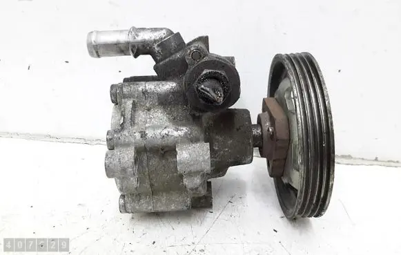 Renault Sandero I Power steering pump 7613955614