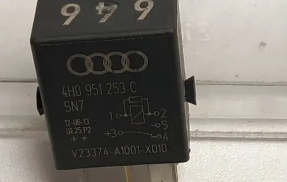 Volkswagen Golf VI Other relay 4H0951253C