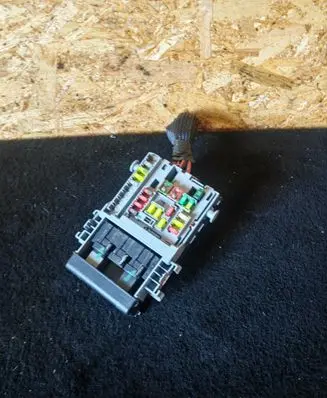 Opel Insignia A Fuse module 13222786