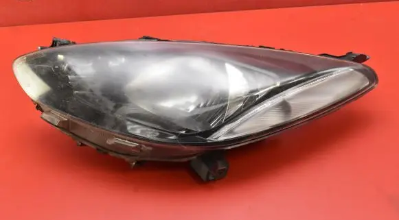 Mazda 2 Headlight/headlamp