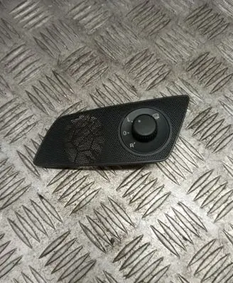 Skoda Octavia Mk2 (1Z) Wing mirror switch 1Z1959565A
