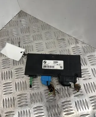 BMW 5 F10 F11 Gateway control module 9243210 111633