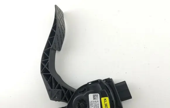 Audi A4 S4 B8 8K Accelerator throttle pedal 8K1723523 KL3670