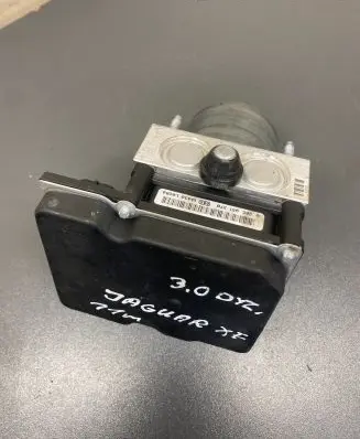 Jaguar XF X250 ABS Pump AX2232C405AC