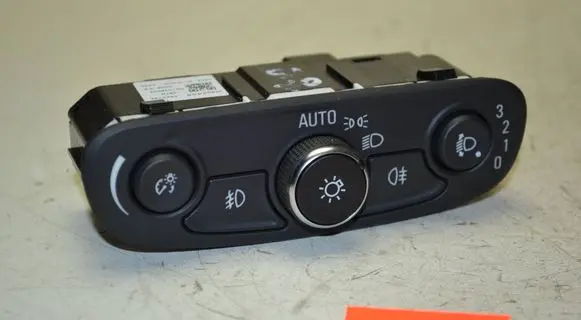 Opel Insignia B Light switch 39222448 F5A079A