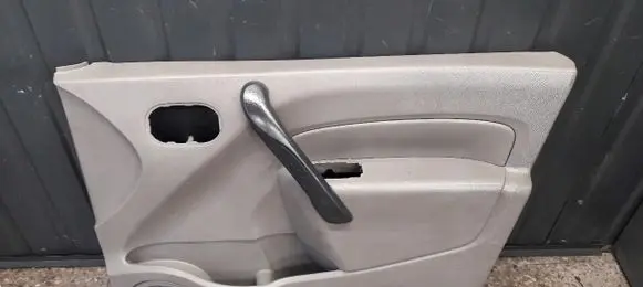 Renault Kangoo II Front door card panel trim 8200618589