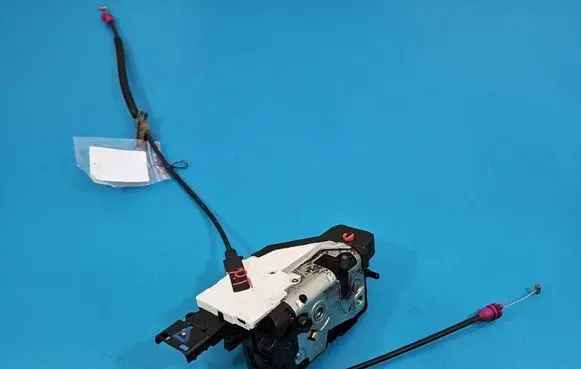 Citroen C3 Picasso Rear door lock 24099158 IMPRK1575109