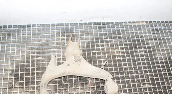 Land Rover Discovery 3 - LR3 Rear upper control arm/wishbone