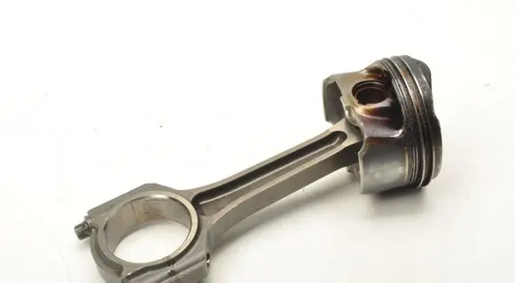 Ford Fiesta Piston with connecting rod PK30