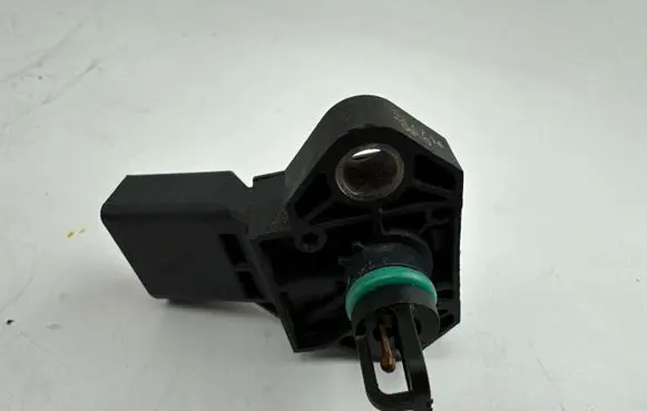 Audi A3 S3 8V Air pressure sensor 04C906051