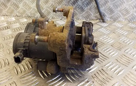 Subaru Outback (BS) Rear brake caliper 26620AL030 11628110512