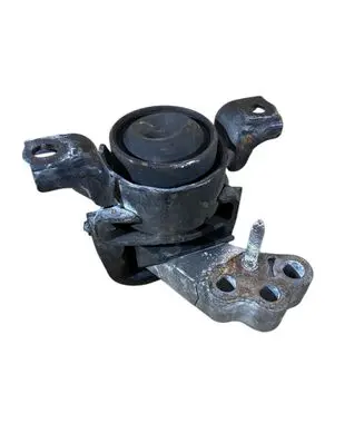 Toyota RAV 4 (XA30) Engine mount bracket