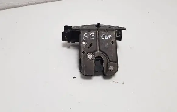 Audi A3 S3 A3 Sportback 8P Tailgate/trunk/boot lock/catch/latch 8P4827505B