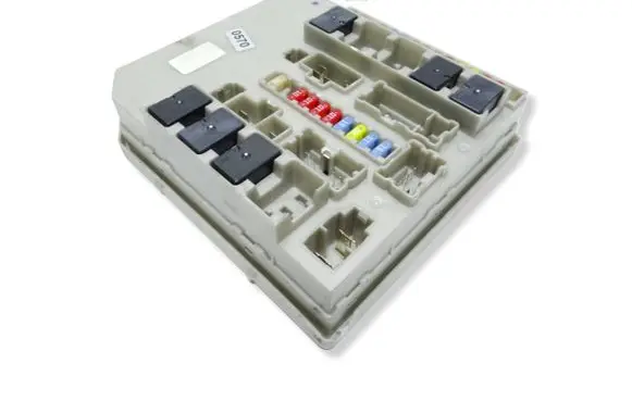 Renault Clio III Fuse module 674654B